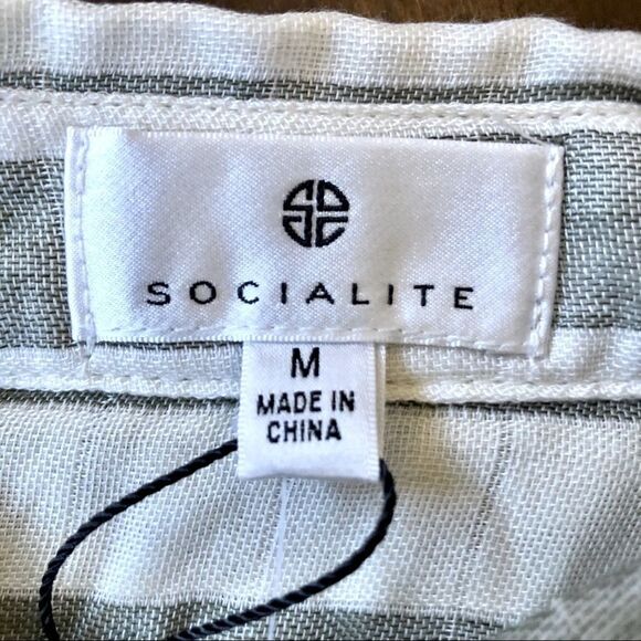Socialite Stripe Blouse Size Medium - Picture 11 of 13